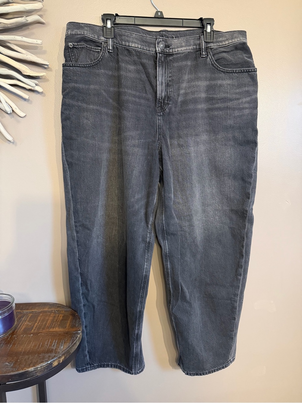American‎ Eagle barrel style black jeans